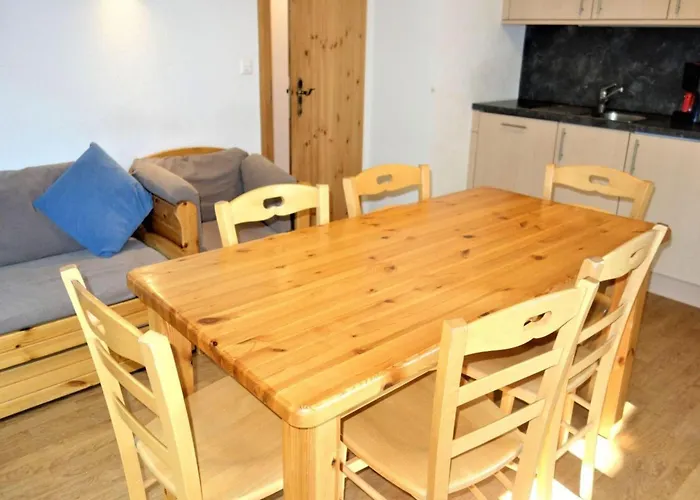 Flat In With Ski-in Ski-out Access 아파트