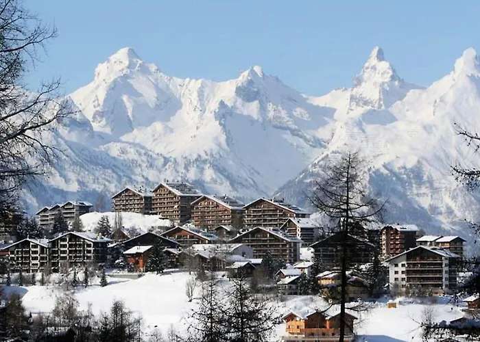 Flat In With Ski-in Ski-out Access 아파트