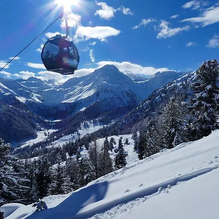 Flat In With Ski-in Ski-out Access